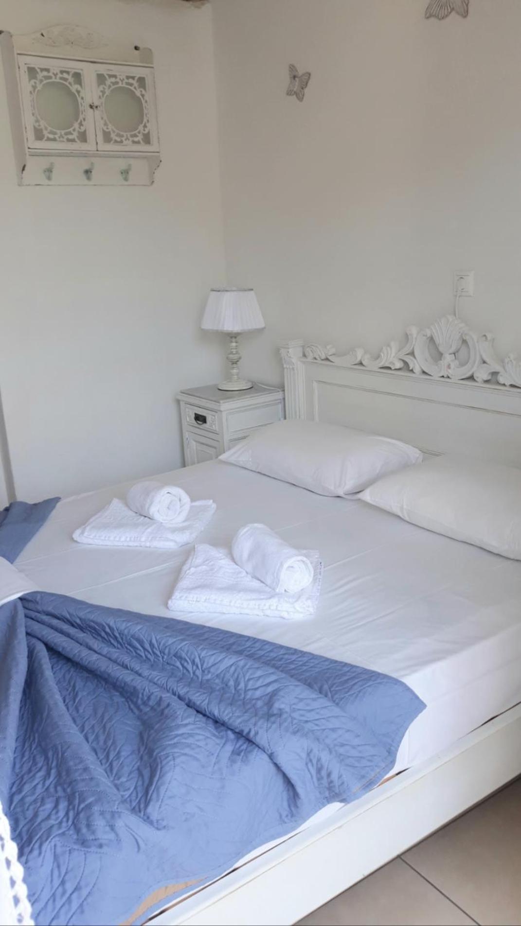 Christos Rooms Palaiochora Habitación foto