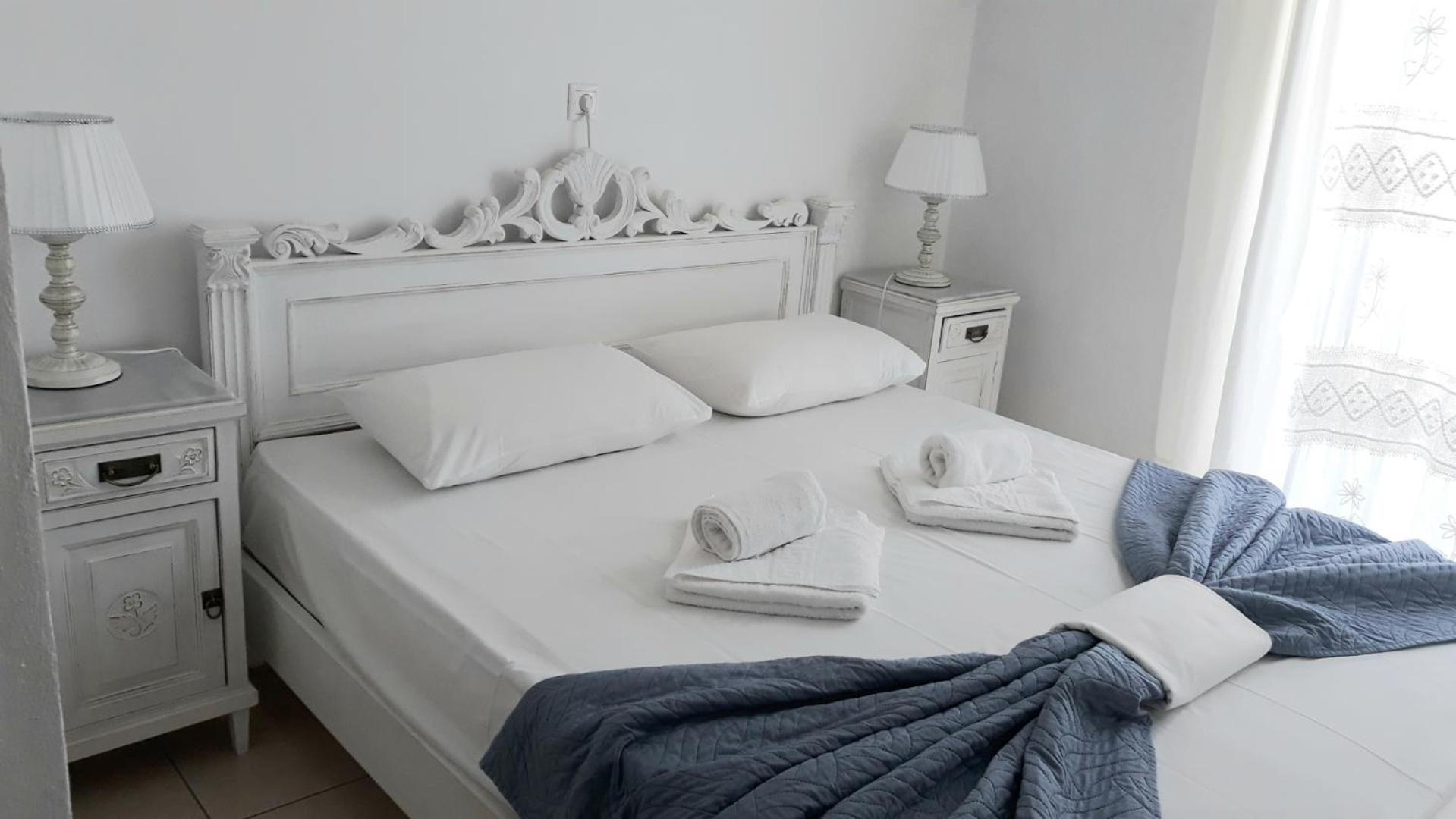Christos Rooms Palaiochora Habitación foto